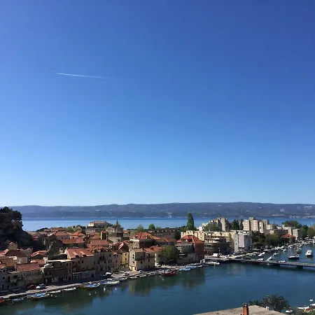 Malo Blue Vila *