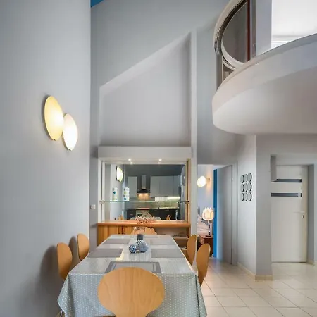 Villa Malo Blue